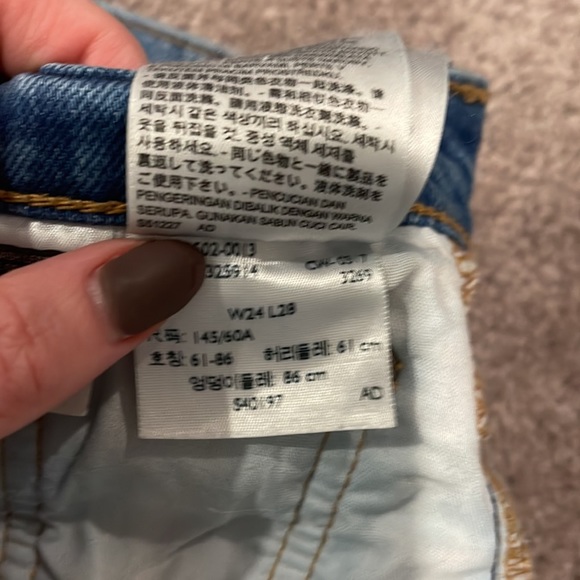 Distressed Levi’s - Picture 4 of 5